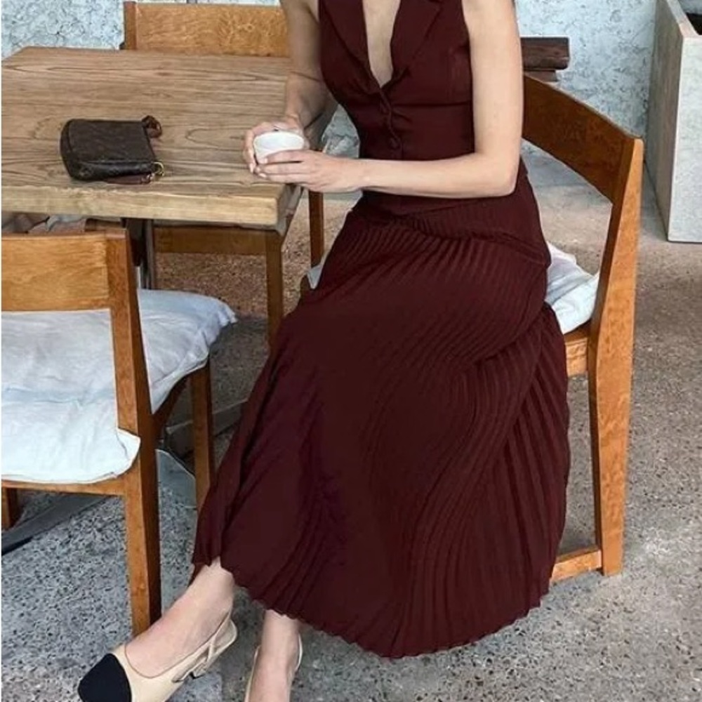 Elegant Burgundy Maxi Dress
